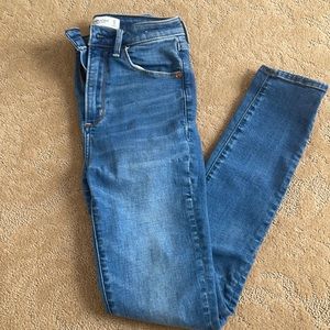 Abercrombie super high rise skinny Jean size 25L